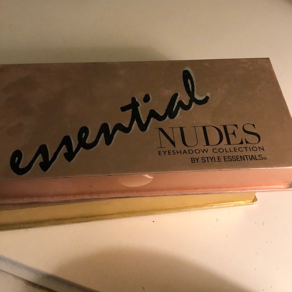 style essentials Other - Essential Nudes Eyeshadow Collection style essentials Other - Essential Nudes Eyeshadow Collection
